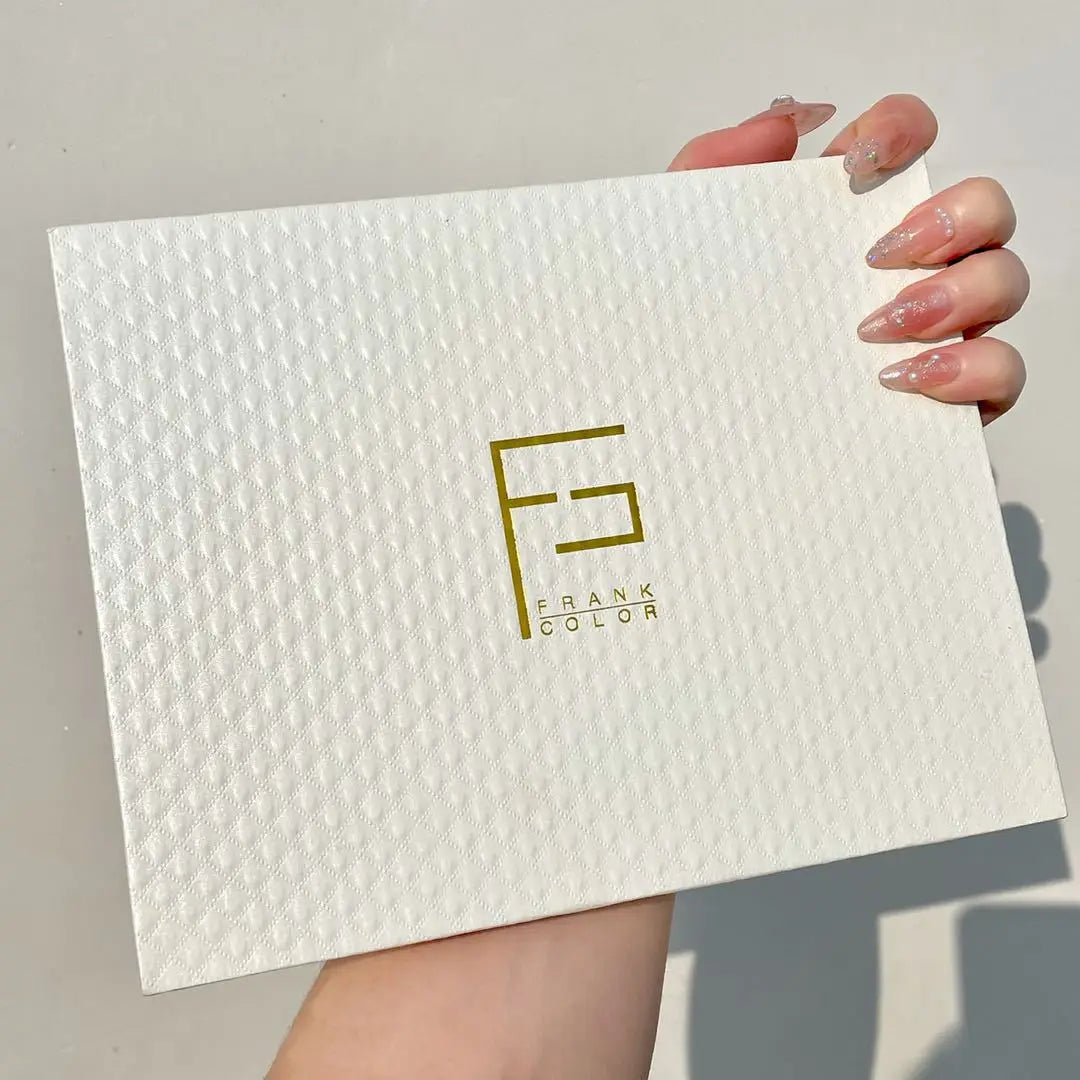 26-Color Eyeshadow Palette – Matte & Highlighter Shades